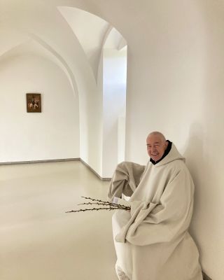 Oslavili jsme Velikonoce a přejeme Vám světlo Vzkříšeného pro vaše kroky. Legenda: 1. Květná neděle: čekání na procesí s...